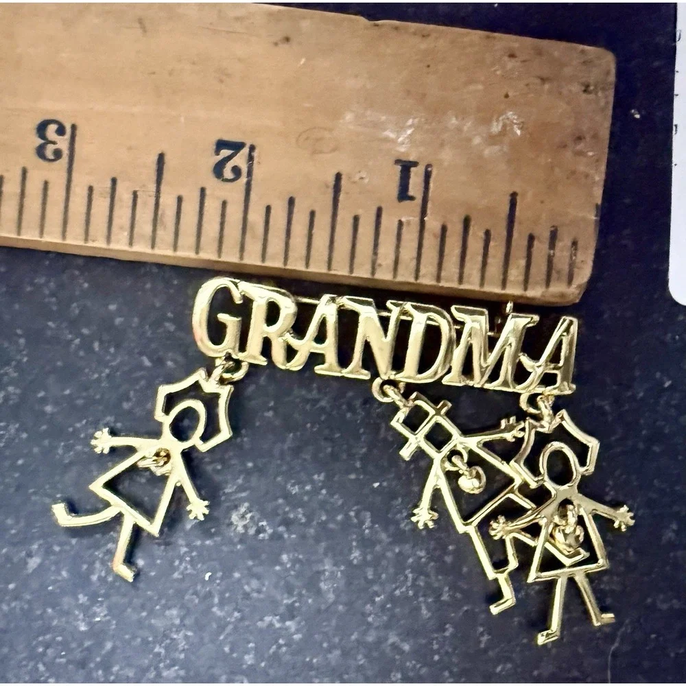 2 Vintage K.I.S. Grandma Gold Tone Brooch Pins Grandchildren Rhinestone Lot